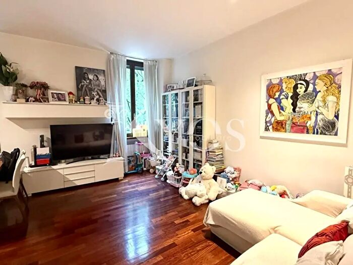 Appartamento trilocale in affitto in Via Cadore, Milano