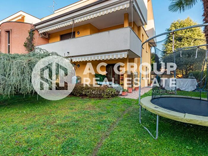 Casa trilocale in vendita in Via Cesare Miola, Saronno