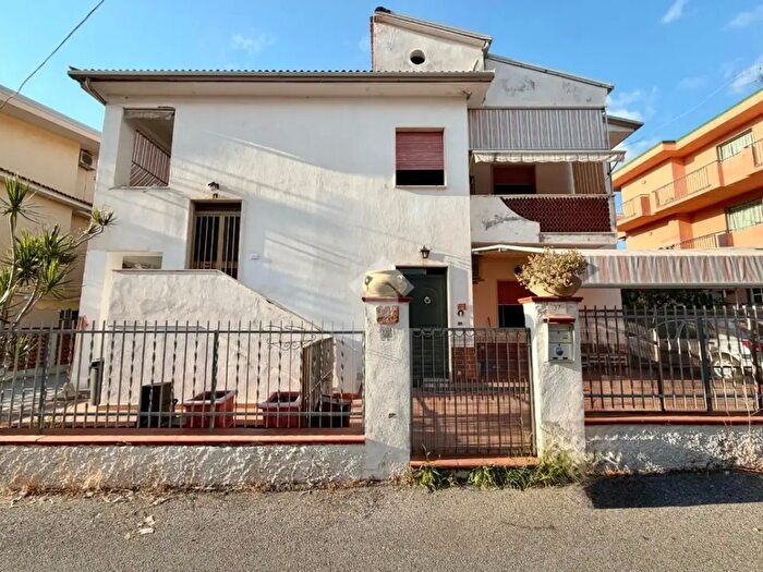 Appartamento con 5 locali in vendita in Via Carlo Levi, Diamante