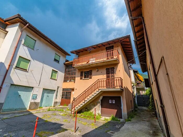 Appartamento trilocale in vendita in Via Molinello, Albino