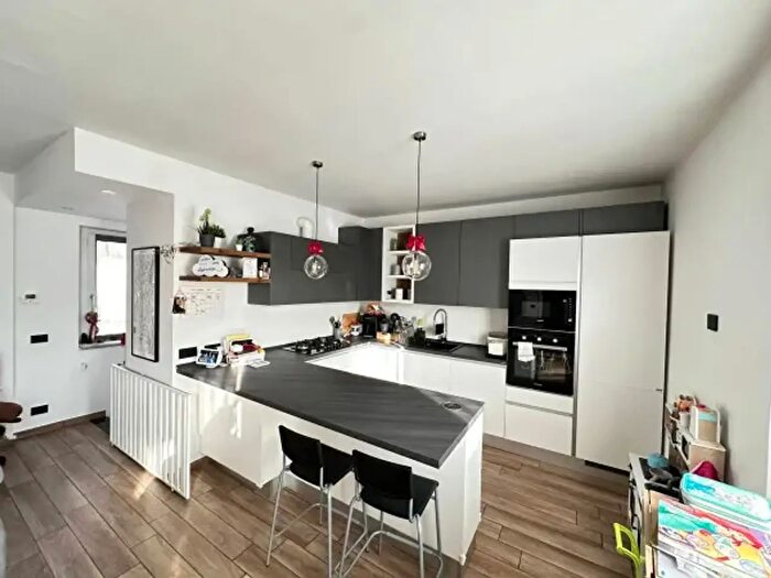 Casa con 6 locali in vendita in Villata