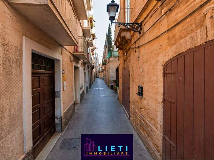 Appartamento bilocale in affitto in Via Duomo, Isola Città Vecchia, Taranto
