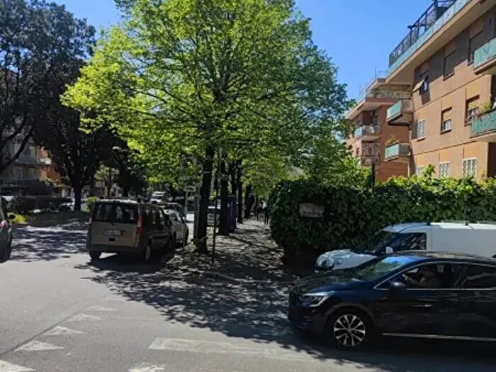 Appartamento quadrilocale in vendita in Via Clelia Garofolini, Roma