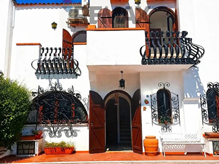 Casa con 8 locali in vendita in Poniatowski Principe Stanislao d, San Felice Circeo