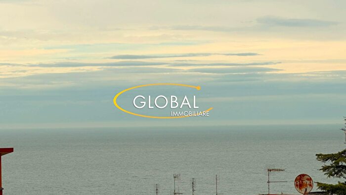 Appartamento con 5 locali in vendita in Via Panoramica, Ancona