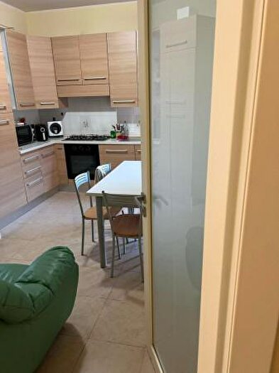 Appartamento quadrilocale in affitto in Via Genova, Catanzaro