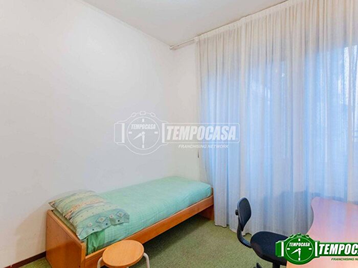 Appartamento quadrilocale in affitto in Viale Zara, Istria, Milano