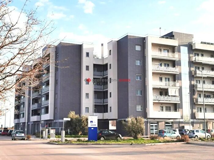 Appartamento trilocale in vendita in Via Stefano Cavaliere, Foggia