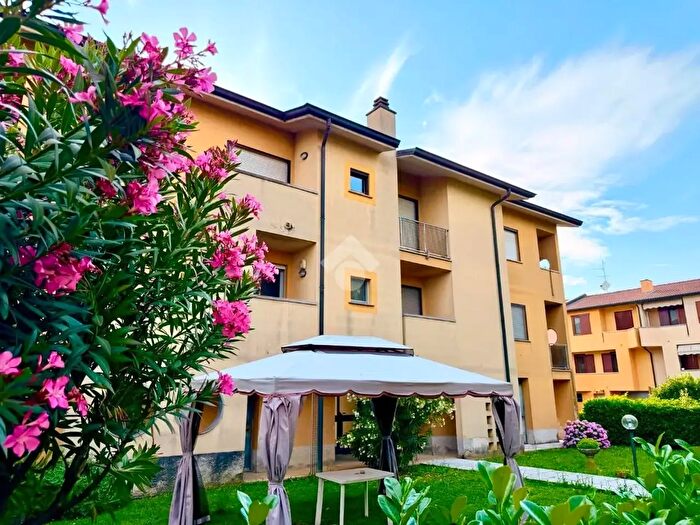Appartamento trilocale in vendita in Via G Paltenghi, Mozzanica
