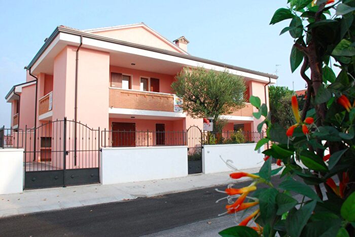 Casa trilocale in vendita in Via Rimini, Comacchio