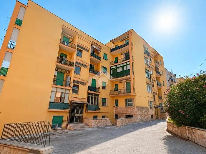 Appartamento trilocale in vendita in Via Panoramica, Ancona
