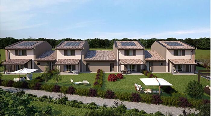 Casa con 7 locali in vendita in Magione