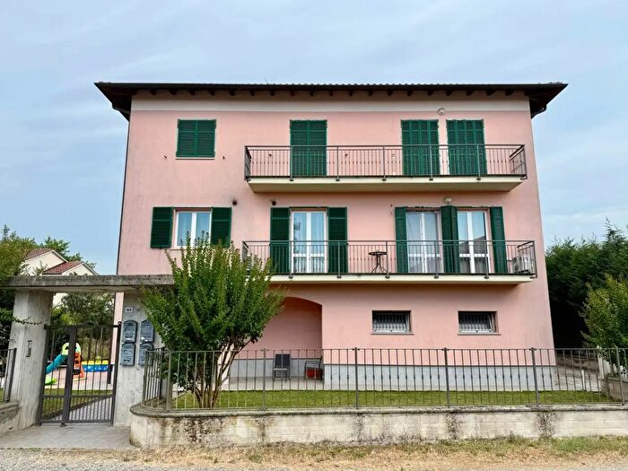 Appartamento con 5 locali in vendita in Via Quartieruzzi, Alessandria