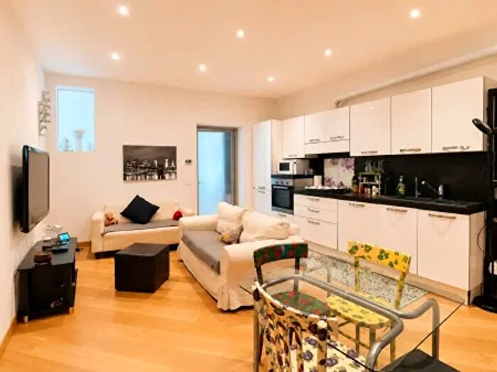 Appartamento trilocale in vendita in Via Erodoto, Milano