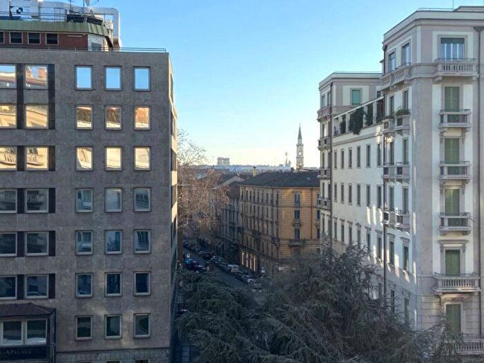 Appartamento quadrilocale in affitto in Piazza Giornate, Montenero, Milano