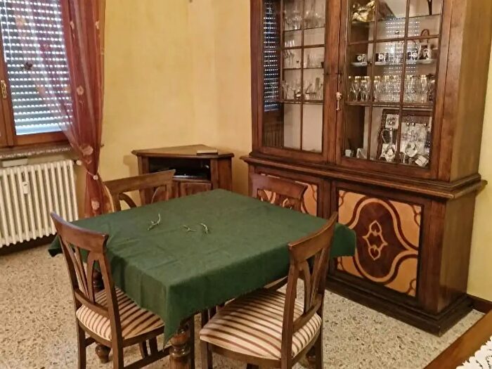 Appartamento con 5 locali in vendita in Via Alfredo Piacibello, Casale Monferrato