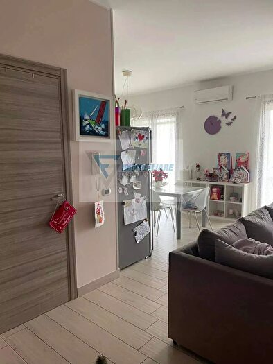 Appartamento trilocale in vendita in Floridia