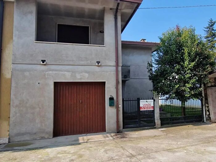 Casa con 5 locali in vendita in Via Vascon, Megliadino San Vitale