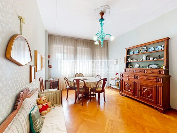 Appartamento trilocale in vendita in Via Roasio, Torino