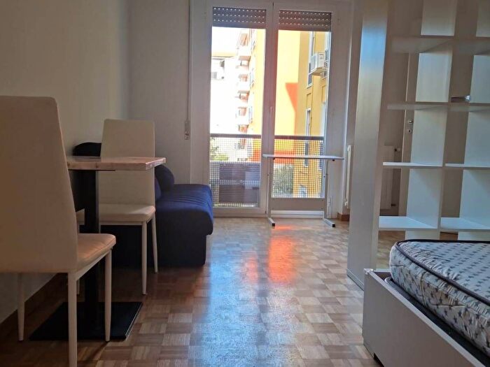 Appartamento monolocale in affitto in Via Andrea Maffei, Montenero, Milano