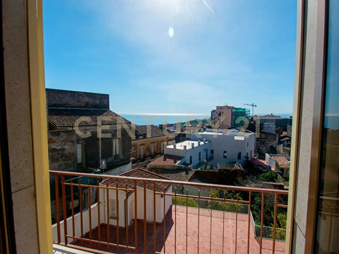 Appartamento quadrilocale in vendita in Via Giuseppe Sciuti, Acireale