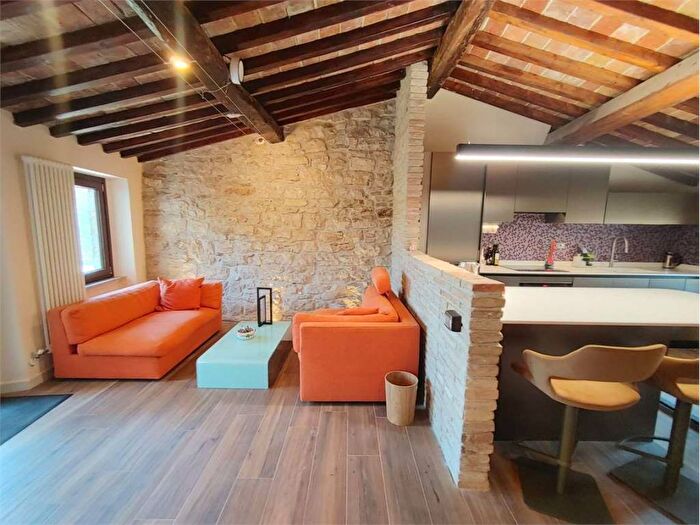 Appartamento trilocale in affitto in Centro, Monte Castello di Vibio