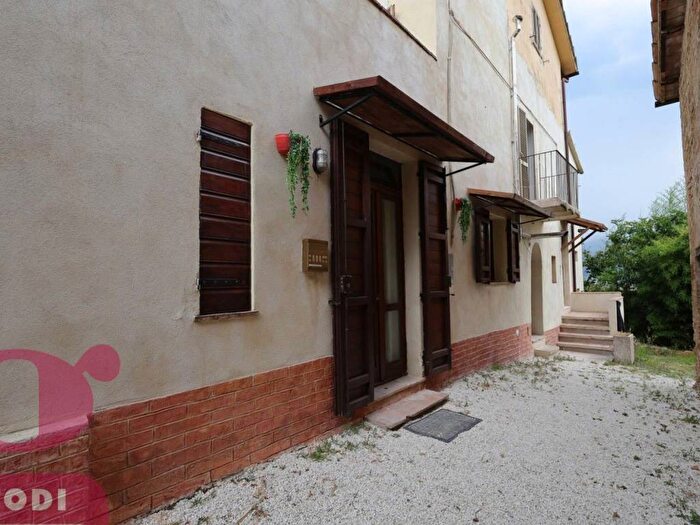 Appartamento trilocale in affitto in °N °E, Colvalenza, Todi