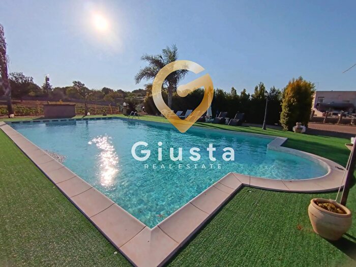 Casa con 7 locali in vendita in Via XI Settembre Snc, San Vito Dei Normanni