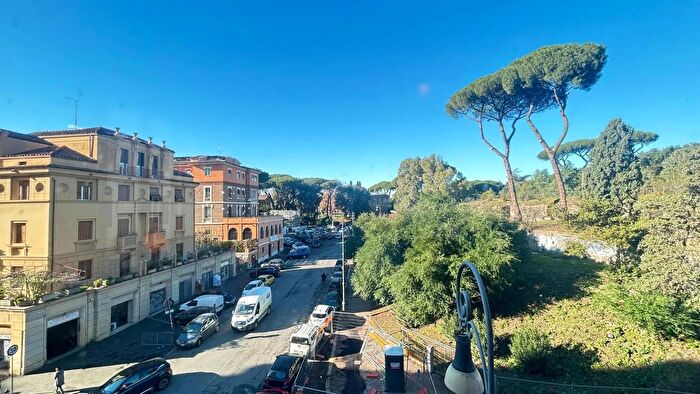 Appartamento quadrilocale in vendita in Via Mecenate Roma, Roma