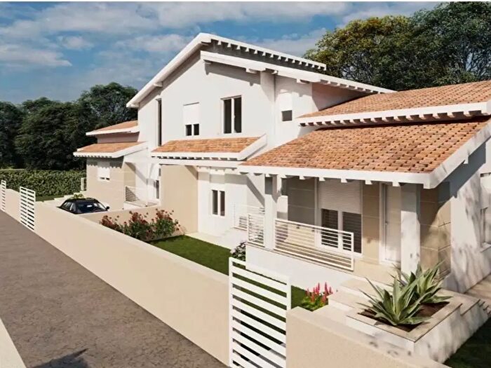 Casa con 6 locali in vendita in Massarosa