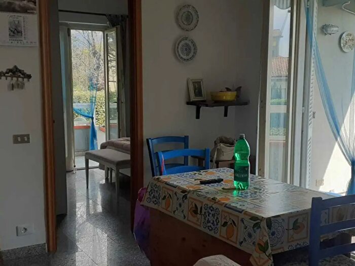 Appartamento trilocale in vendita in Marina di Carrara, Carrara