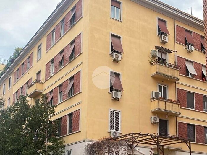 Appartamento trilocale in affitto in Via di sant' erasmo, San Giovanni, Roma