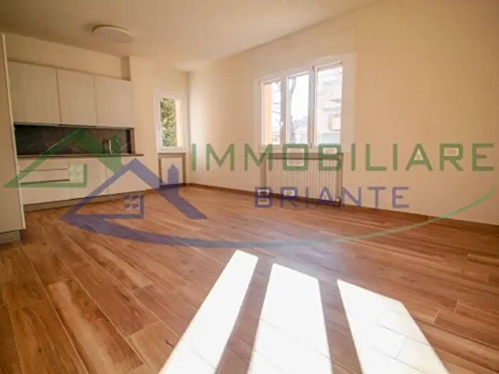 Appartamento trilocale in vendita in Via Galileo Ferraris, Gallarate