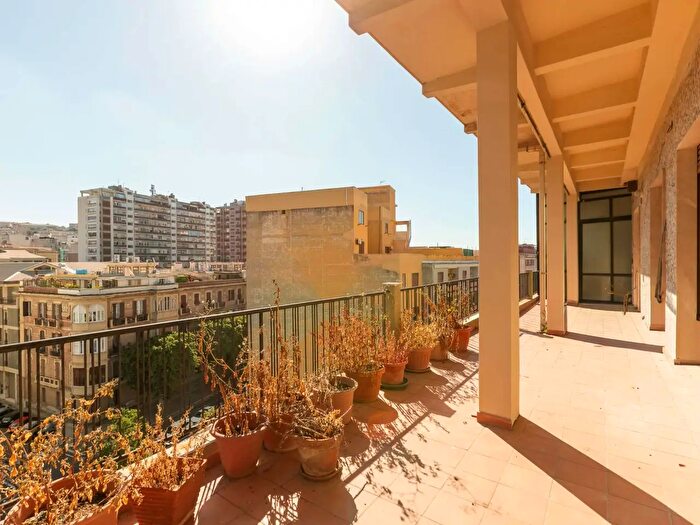 Appartamento con 5 locali in vendita in Via Roma, Cagliari