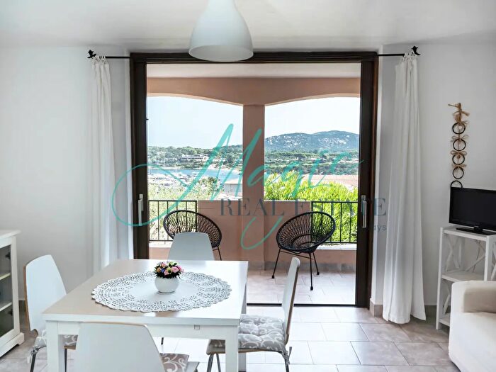 Appartamento trilocale in vendita in Via Cala Bitta, Arzachena