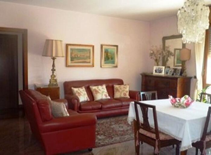 Appartamento con 5 locali in vendita in Via Benedetto Croce, Reggio Emilia