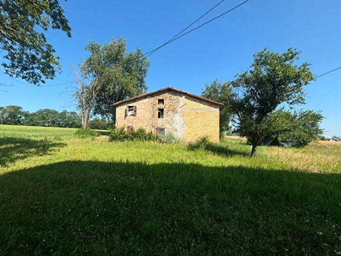 Appartamento quadrilocale in vendita in Strada dei Pollini, Traversetolo