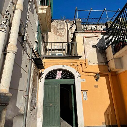 Appartamento bilocale in affitto in Piazzetta Laura Terracina, Piazza Amedeo Parco Margherita, Napoli