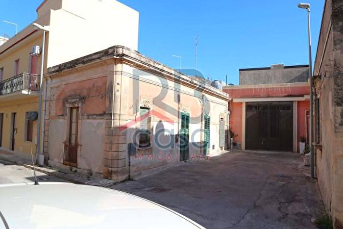 Casa con 6 locali in vendita in Via Francesco Petrarca, Ispica