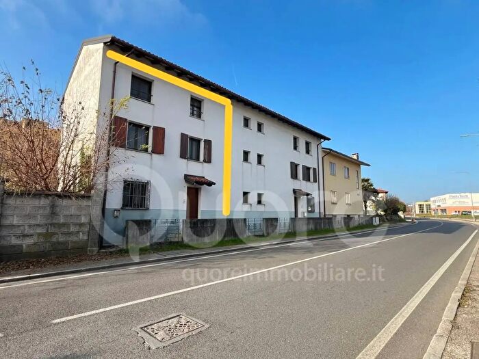 Casa con 8 locali in vendita in Via Buttrio B, Udine