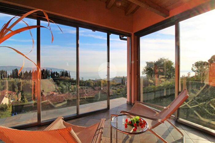 Casa con 13 locali in vendita in Via Pulciano Gaino, Toscolano Maderno