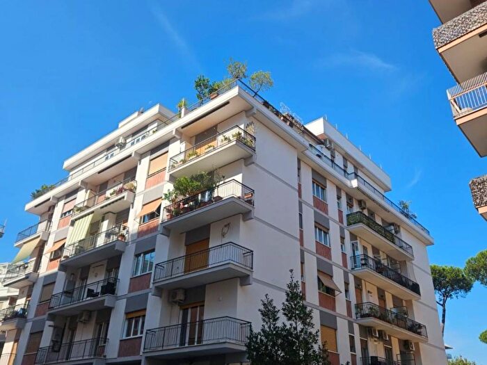 Appartamento bilocale in affitto in Via Santa Bernadette, Baldo degli Ubaldi, Roma