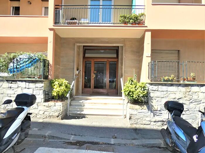Appartamento con 7 locali in affitto in Via dell'Ombra, Genova