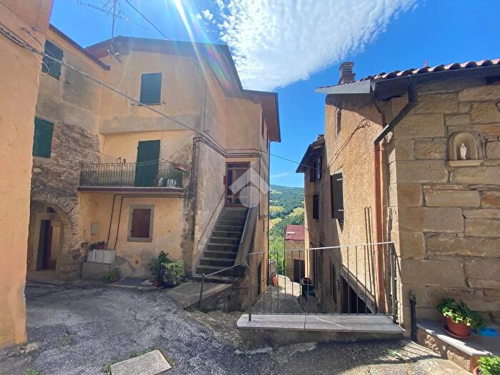 Appartamento con 7 locali in vendita in Via del Pergoloso, Monghidoro