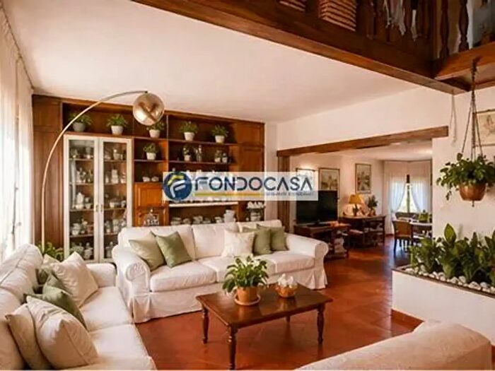 Casa con 5 locali in vendita in Piazza Henry Moore, Forte Dei Marmi