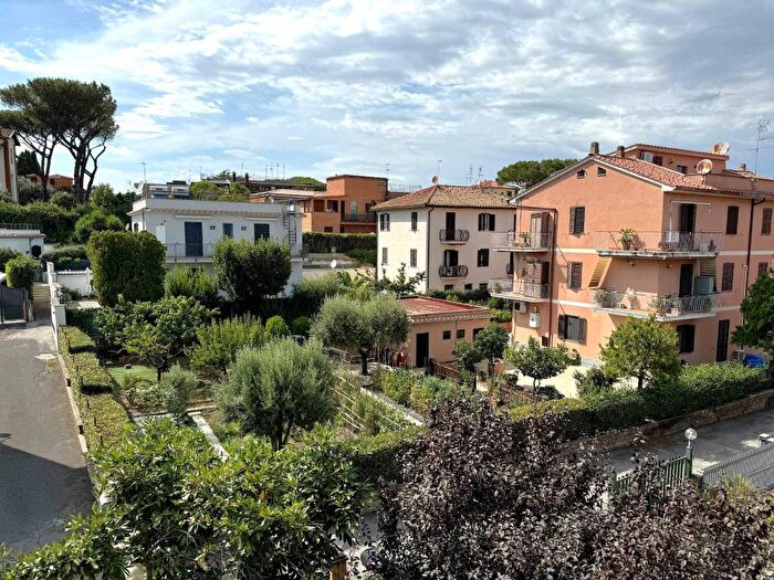 Appartamento bilocale in vendita in Via Lucio Vero, Quarto Miglio, Roma