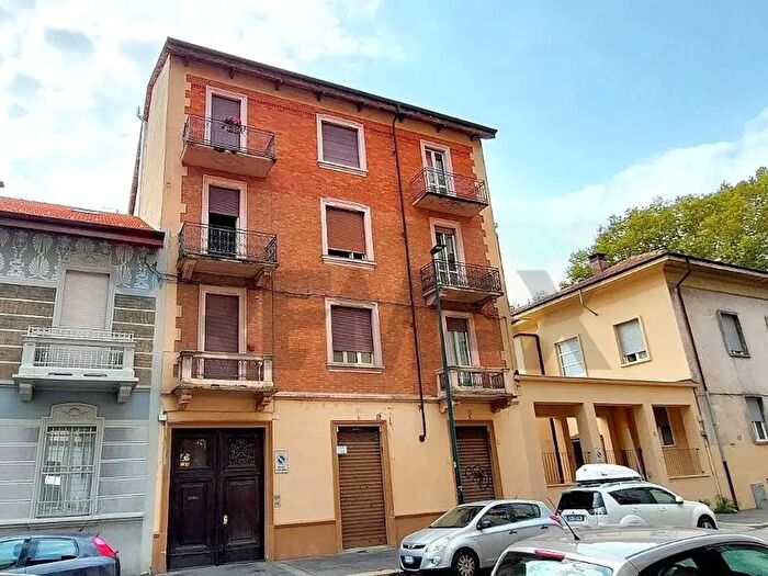 Appartamento trilocale in vendita in Via Leoncavallo, Torino