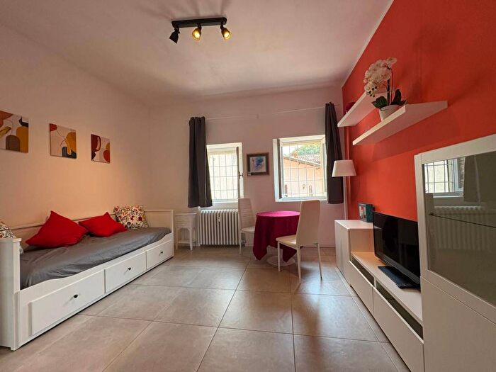 Appartamento monolocale in affitto in Via Alboino, Centro Storico, Pavia