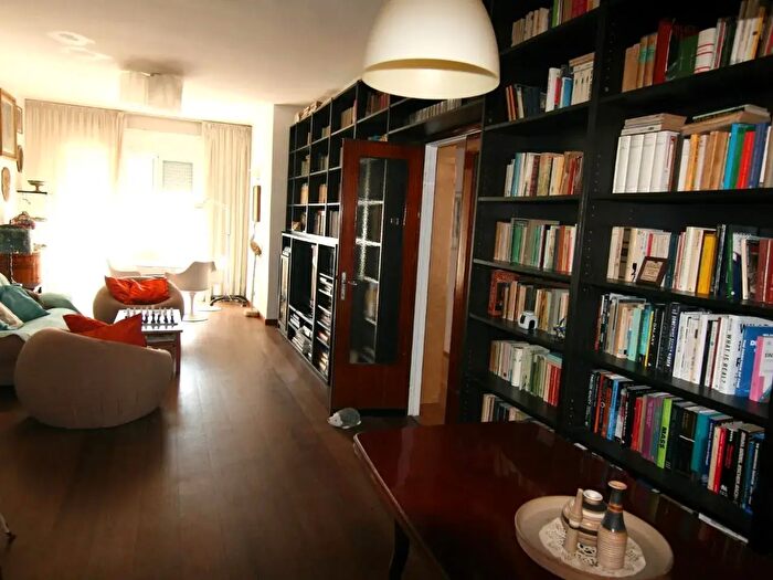 Appartamento con 5 locali in vendita in Ia dei Mille, Carrara