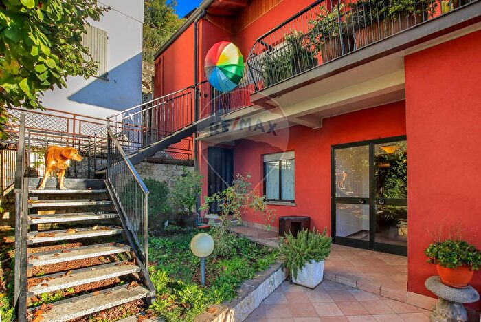 Appartamento con 5 locali in vendita in Via I Maggio, Almenno San Salvatore